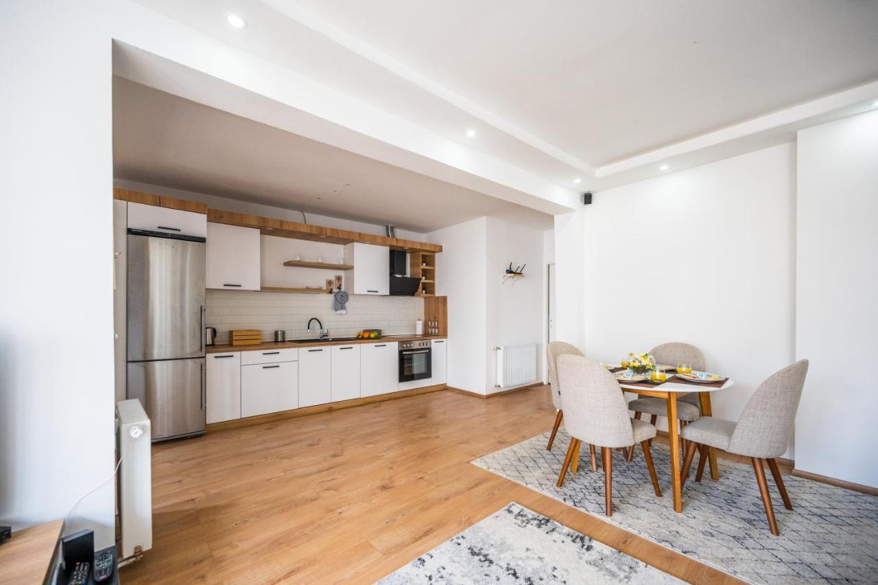 Spacious And Bright 2Bdr Apartment In The Old Town Sarajevo Luaran gambar