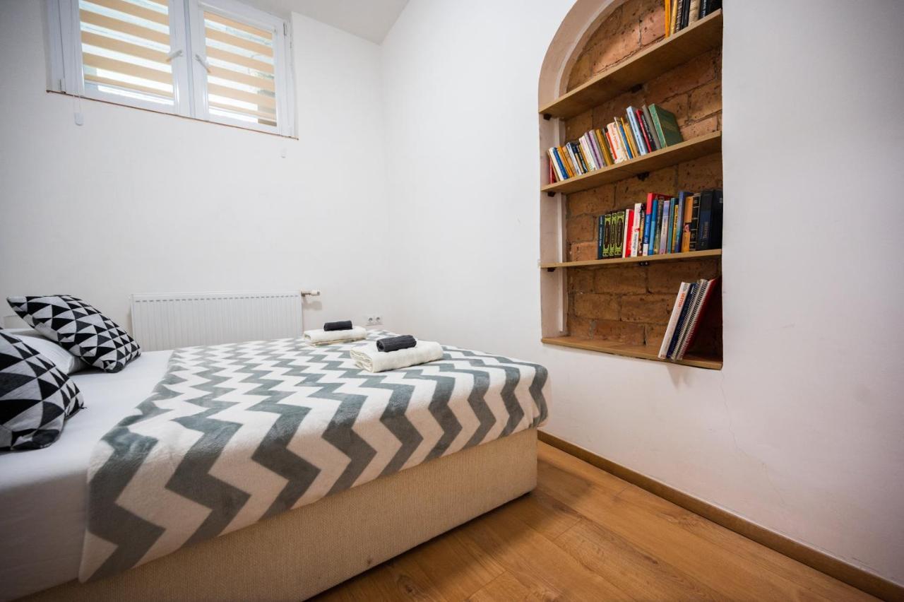 Spacious And Bright 2Bdr Apartment In The Old Town Sarajevo Luaran gambar