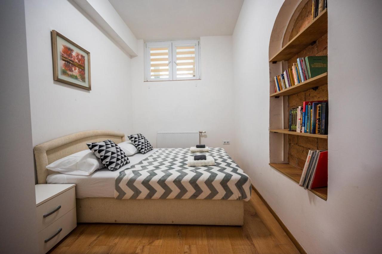 Spacious And Bright 2Bdr Apartment In The Old Town Sarajevo Luaran gambar